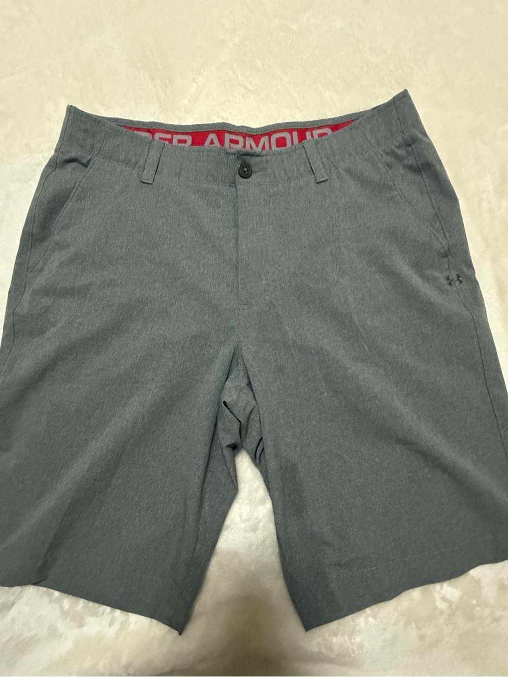 Under Armour Men’s Heather Gray Performance Flat-Front Shorts with Red Waistband